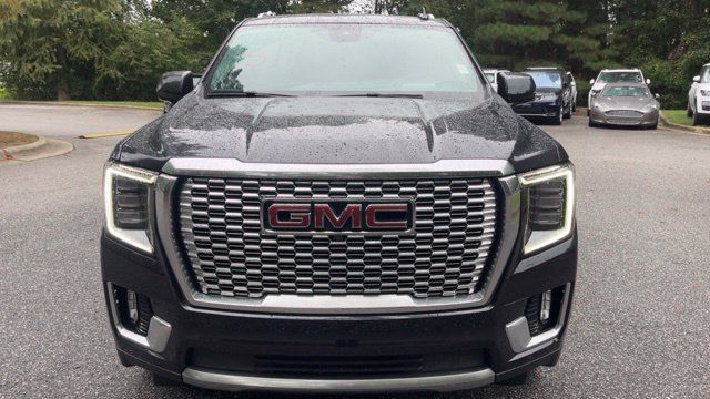 Used 2024 GMC Yukon Denali w/ Advanced Technology Package AWD/4WD image 3