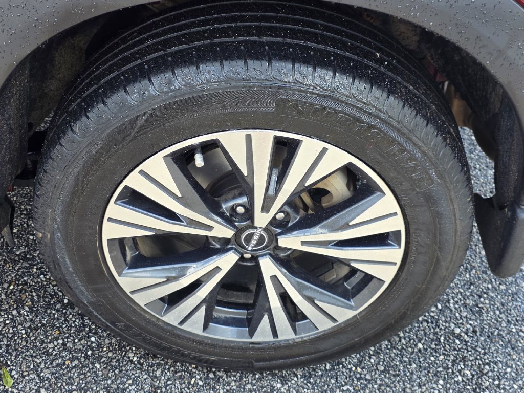 Used 2023 Nissan Rogue SV FWD image 28