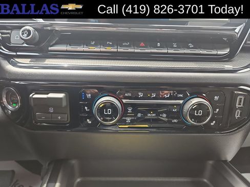 Certified 2025 Chevrolet Silverado 2500 ZR2 AWD/4WD image 18