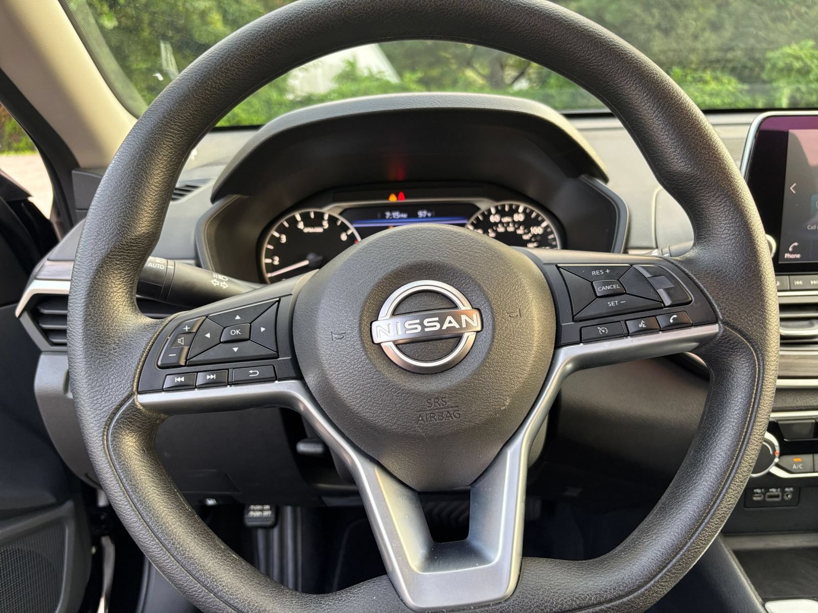 Used 2025 Nissan Altima 2.5 SV FWD image 32
