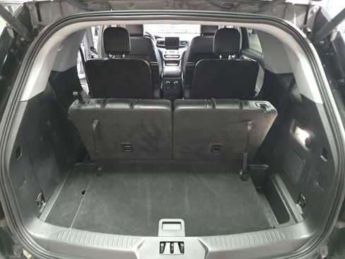 Used 2023 Ford Explorer XLT w/ Equipment Group 202A AWD/4WD image 15