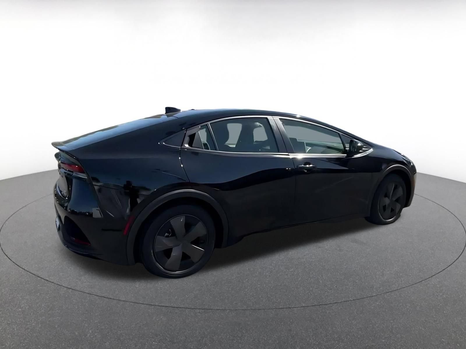 Used 2025 Toyota Prius LE FWD image 14
