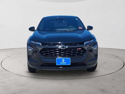 Used 2024 Chevrolet Trax RS w/ Driver Confidence Package FWD image 2