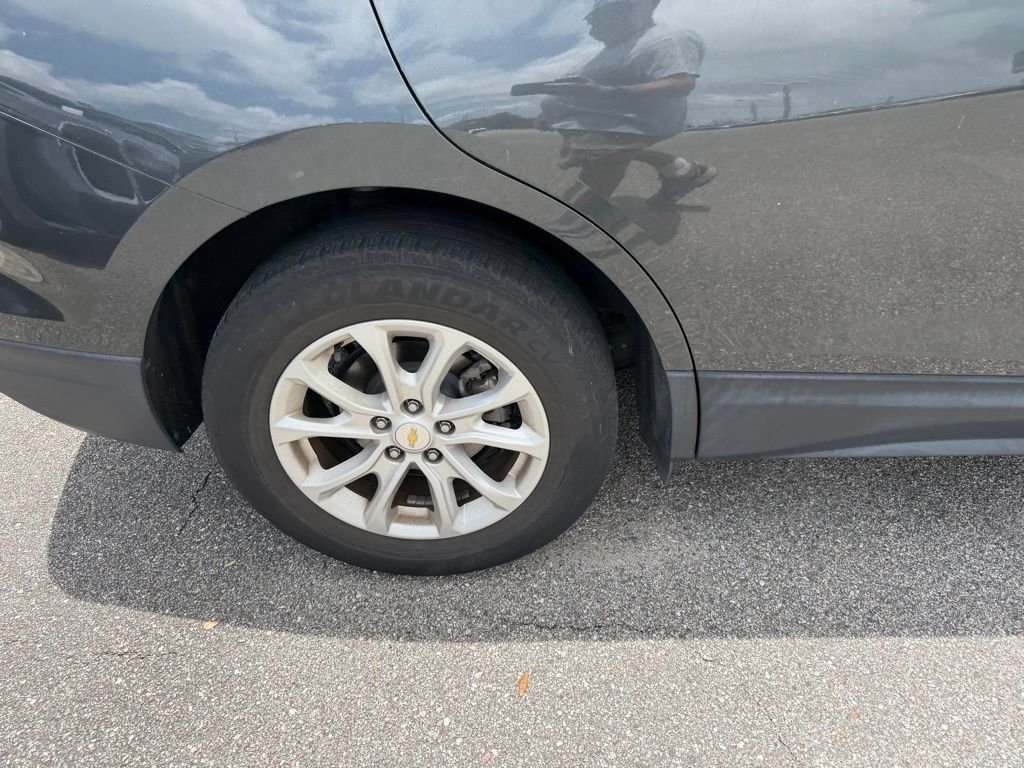 Used 2018 Chevrolet Equinox LS FWD image 5