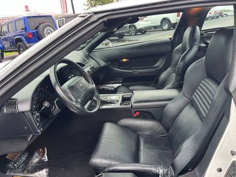 Used 1996 Chevrolet Corvette Coupe RWD image 7