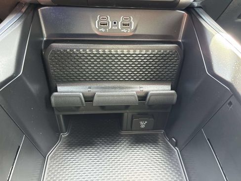 Used 2024 RAM 1500 Laramie AWD/4WD image 30