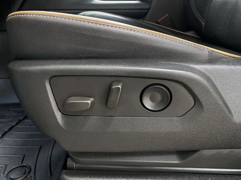 Used 2022 GMC Yukon AT4 image 14