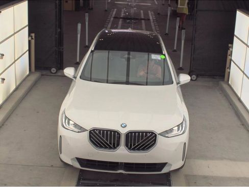 Used 2025 BMW X3 xDrive30i image 31