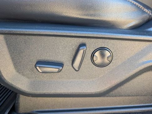 Used 2025 Ford F250 Lariat w/ Chrome Package image 23