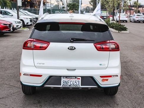 Used 2019 Kia Niro EX image 6