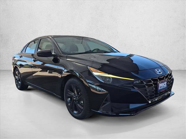 Used 2022 Hyundai Elantra SEL FWD image 3