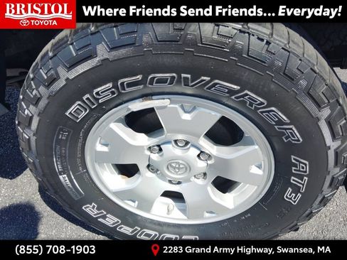 Used 2015 Toyota Tacoma 4x4 Double Cab w/ TRD Off-Road Package image 11