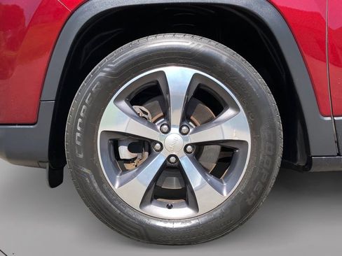 Used 2019 Jeep Cherokee Limited AWD/4WD image 30
