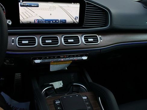New 2026 Mercedes-Benz GLS 580 4MATIC image 27