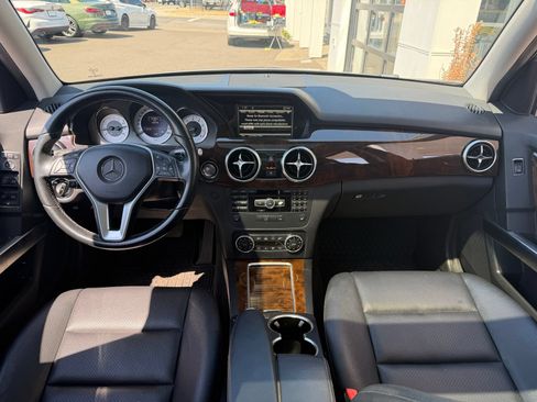 Used 2015 Mercedes-Benz GLK 350 4MATIC image 5