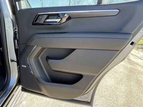 New 2026 Chevrolet Tahoe LT w/ Comfort Package AWD/4WD image 16