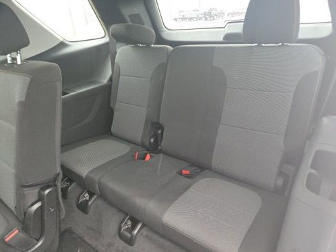 Used 2020 Chevrolet Traverse LT image 8