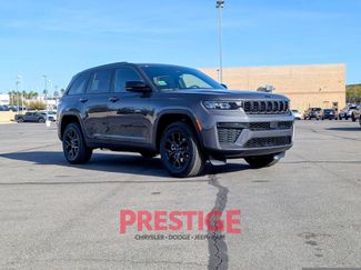 New 2026 Jeep Grand Cherokee Altitude AWD/4WD video 3
