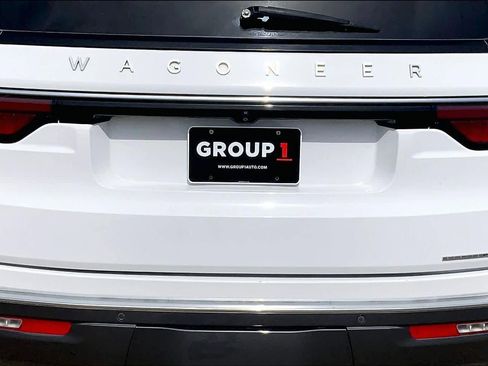 Used 2022 Jeep Wagoneer Series III w/ Premium Group I RWD image 31