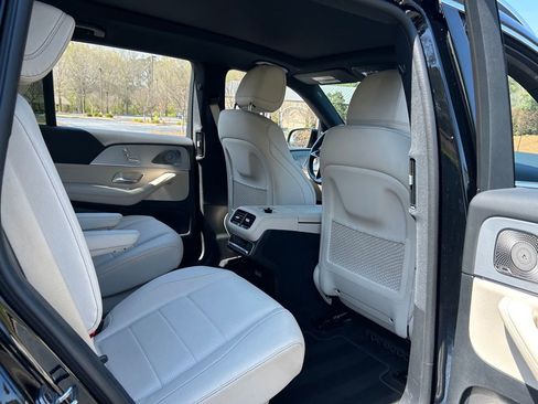 Used 2025 Mercedes-Benz GLS 450 4MATIC image 55