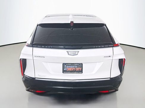 Used 2024 Cadillac Lyriq Luxury image 7