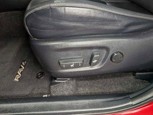 Used 2013 Toyota RAV4 Limited AWD/4WD image 37