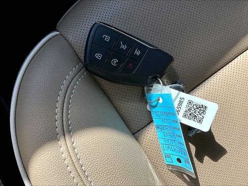 Used 2024 Chevrolet Suburban Premier image 15