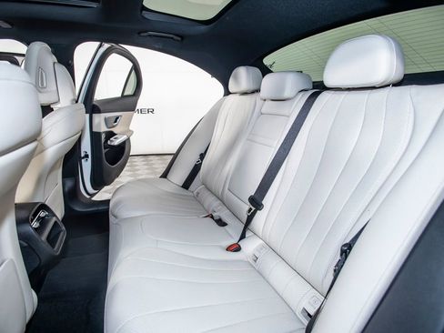 Used 2025 Mercedes-Benz E 450 4MATIC Sedan w/ Driver Assistance Package image 37