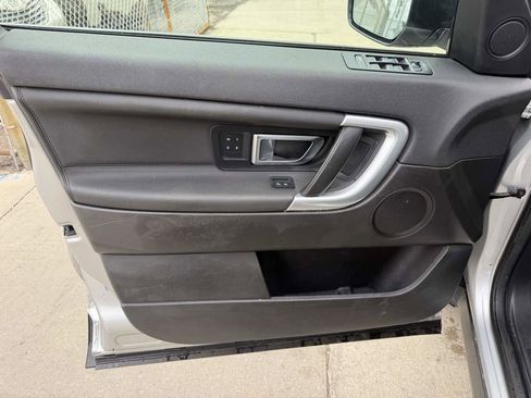 Used 2018 Land Rover Discovery Sport HSE image 10