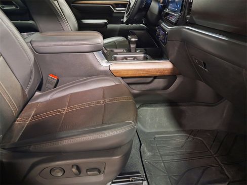 Certified 2025 Chevrolet Silverado 1500 High Country w/ High Country Premium Package image 17