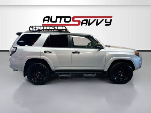 Used 2021 Toyota 4Runner Venture w/ Moonroof Package AWD/4WD image 8
