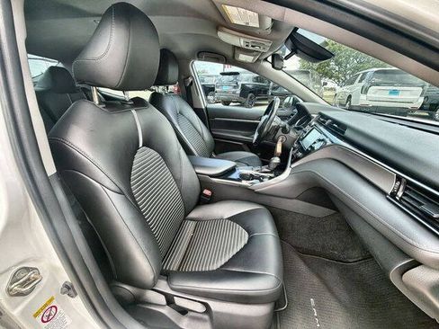 Used 2019 Toyota Camry SE FWD image 26