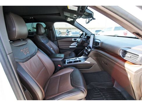 Used 2023 Ford Explorer King Ranch w/ Technology Package RWD image 28