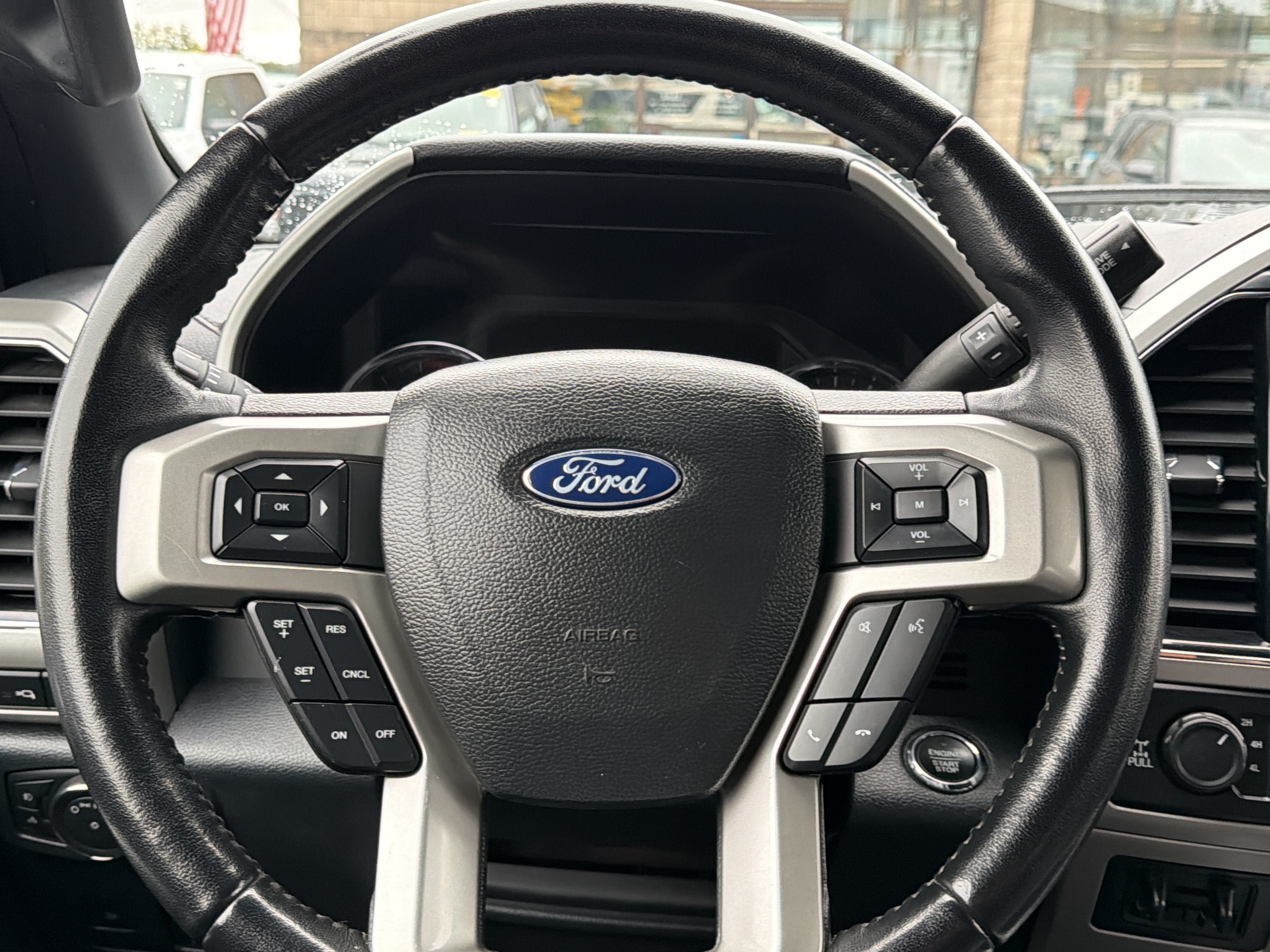 Used 2022 Ford F350 Lariat w/ Black Appearance Package AWD/4WD image 16