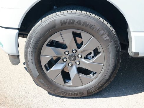 Used 2024 Ford F150 Lightning Flash AWD/4WD image 14