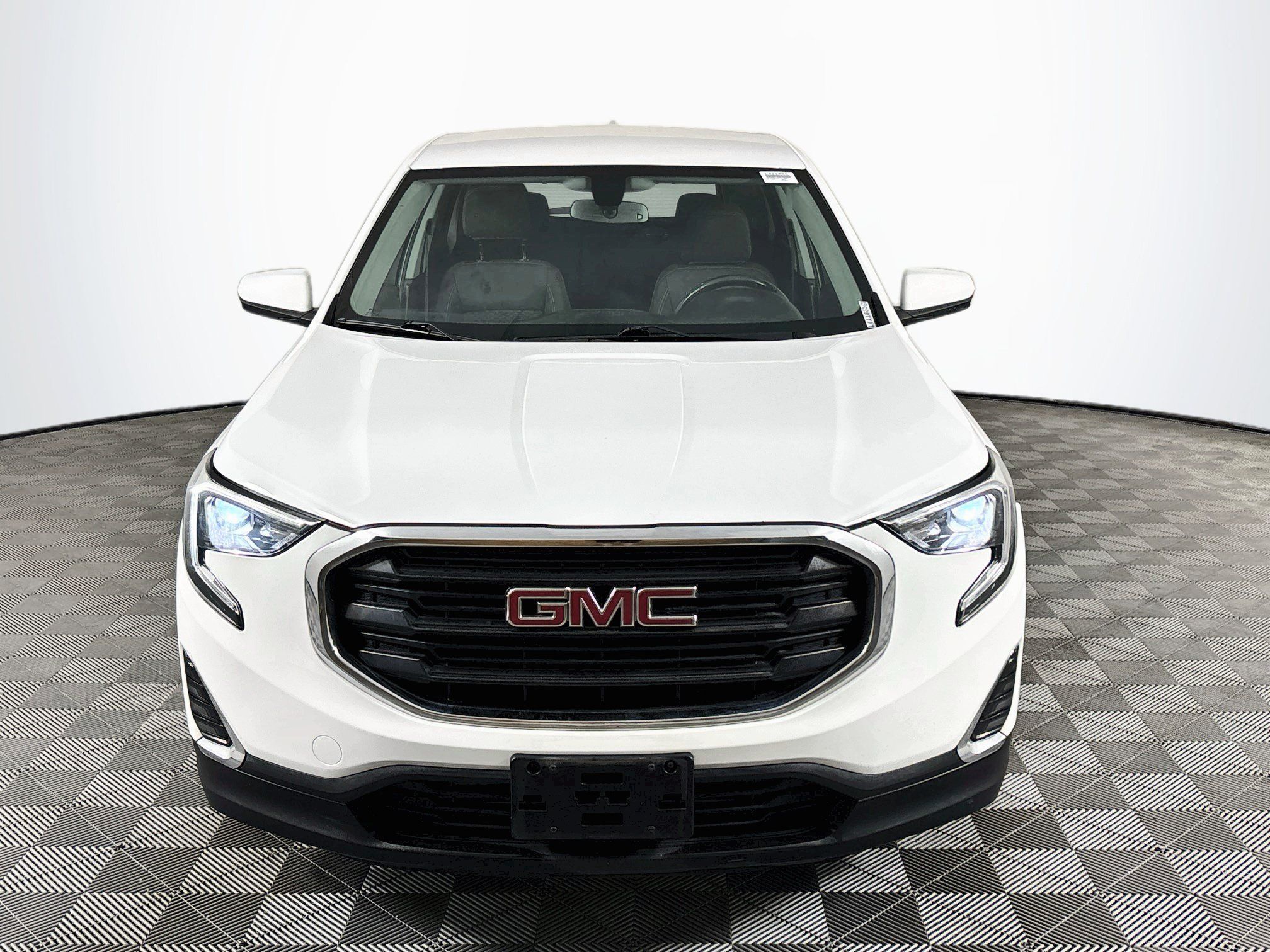 Used 2018 GMC Terrain SLE FWD image 2