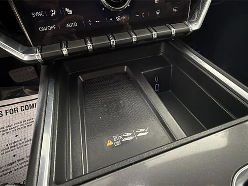 Used 2025 GMC Acadia Elevation image 23