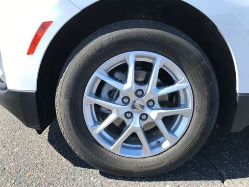 Certified 2024 Chevrolet Equinox LT w/ LPO, Floor Liner Package image 21