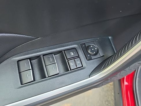 Used 2024 Toyota RAV4 XLE AWD/4WD image 17