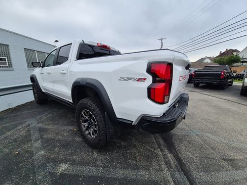 Used 2025 Chevrolet Colorado ZR2 w/ Technology Package AWD/4WD image 5