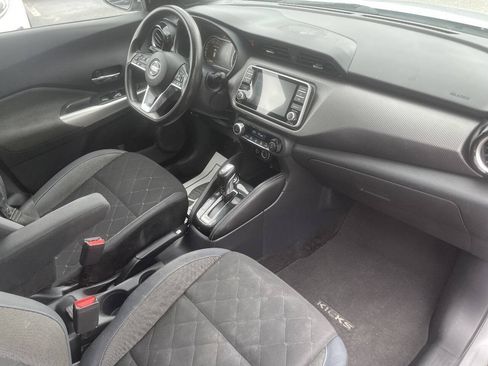 Used 2018 Nissan Kicks SV FWD image 26