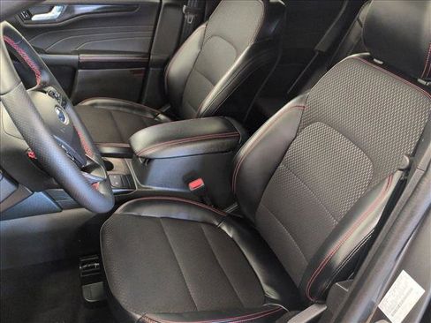 Used 2025 Ford Escape ST-Line image 15