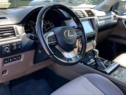 Used 2021 Lexus GX 460 Premium image 18