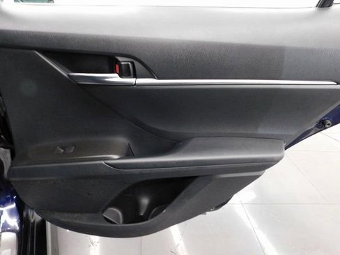 Used 2022 Toyota Camry SE image 29
