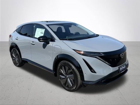 Used 2025 Nissan Ariya Platinum image 5