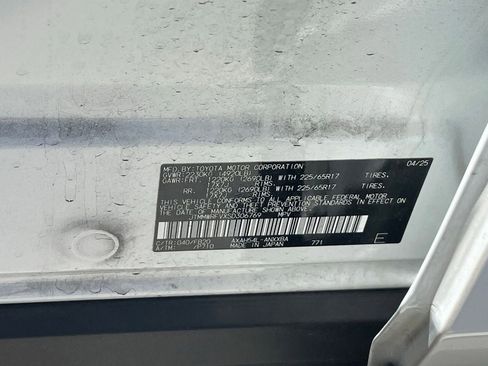 Used 2025 Toyota RAV4 LE AWD/4WD image 14