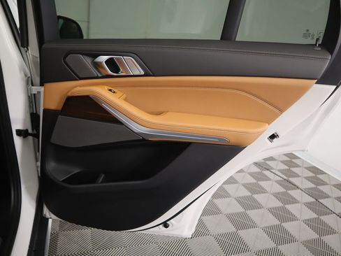 Used 2025 BMW X5 xDrive50e w/ Premium Package image 28