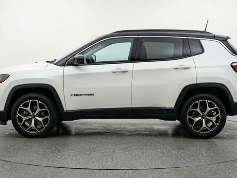 Used 2025 Jeep Compass Limited AWD/4WD image 5