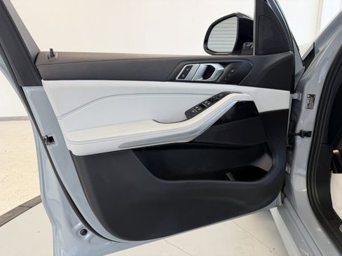 Used 2024 BMW X5 xDrive40i w/ M Sport Package image 35