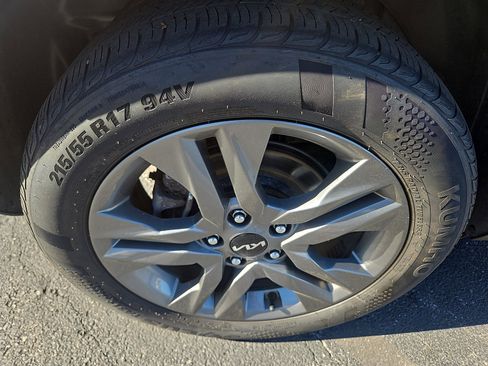 Used 2023 Kia Seltos LX image 10